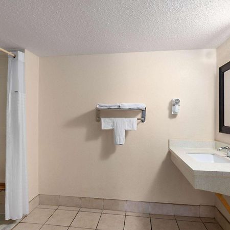 Super 8 By Wyndham Fort Mitchell Cincinnati Area Luaran gambar