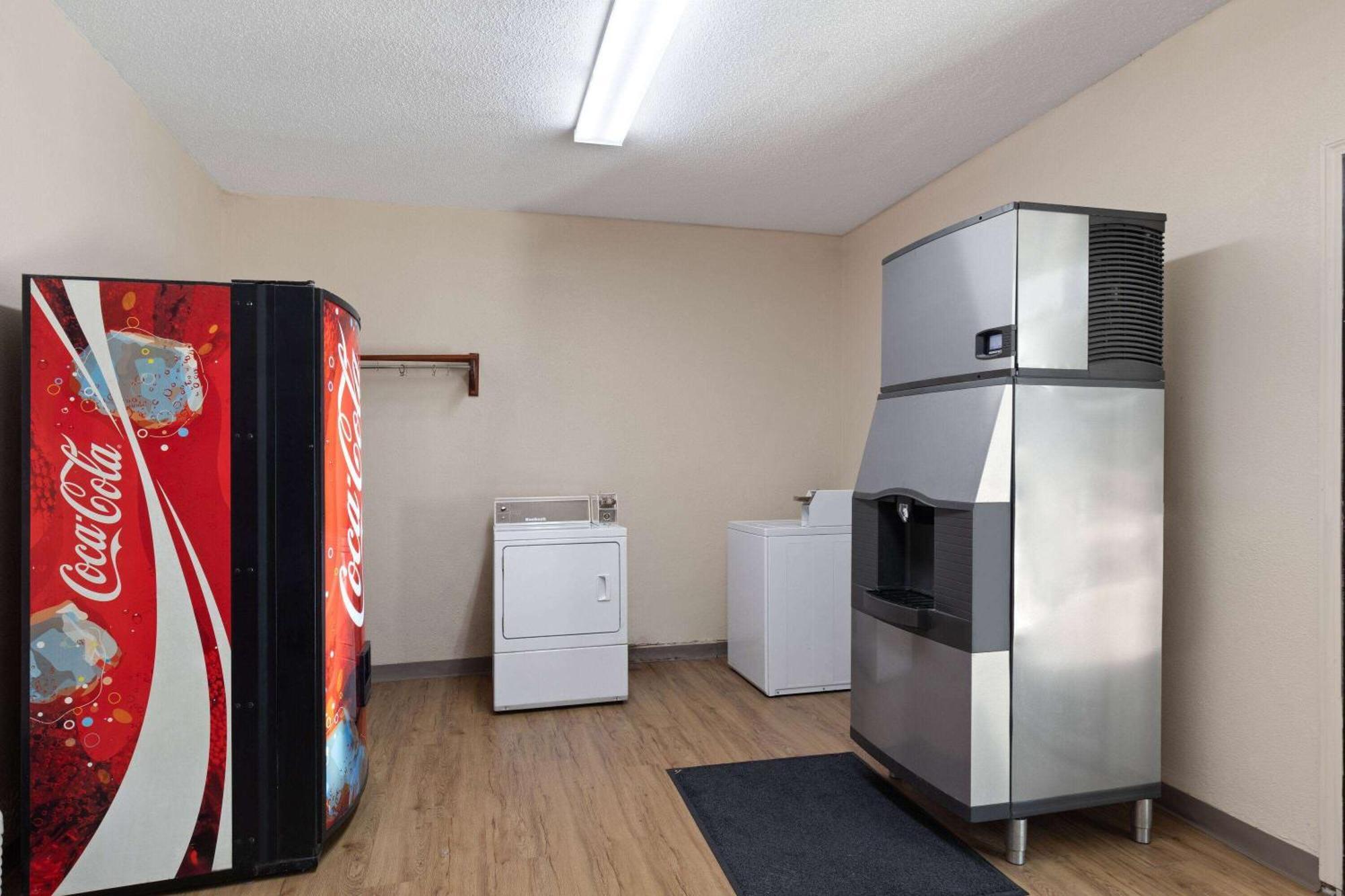 Super 8 By Wyndham Fort Mitchell Cincinnati Area Luaran gambar